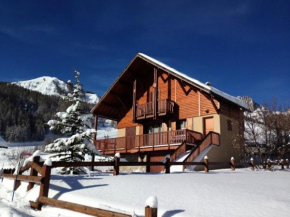 Chalet Crocus - Magnifique chalet aux pieds des pistes au cœur de la station de Réallon 10 à 12 couchages MAE-9031